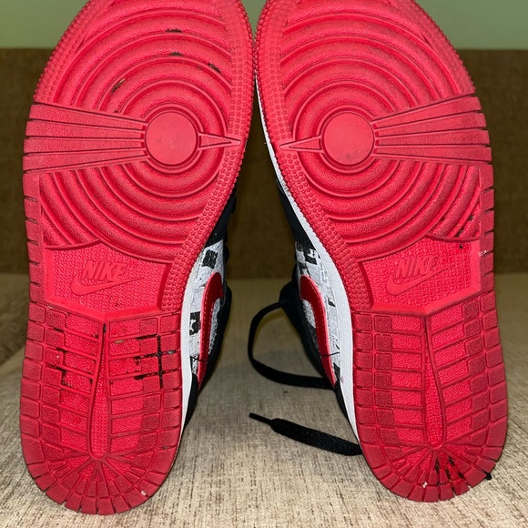 Nike Air Jordan 1s - Picture 4 of 5